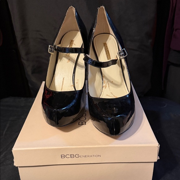 BCBGeneration Shoes - BCBGeneration Black Patent Heels 13M